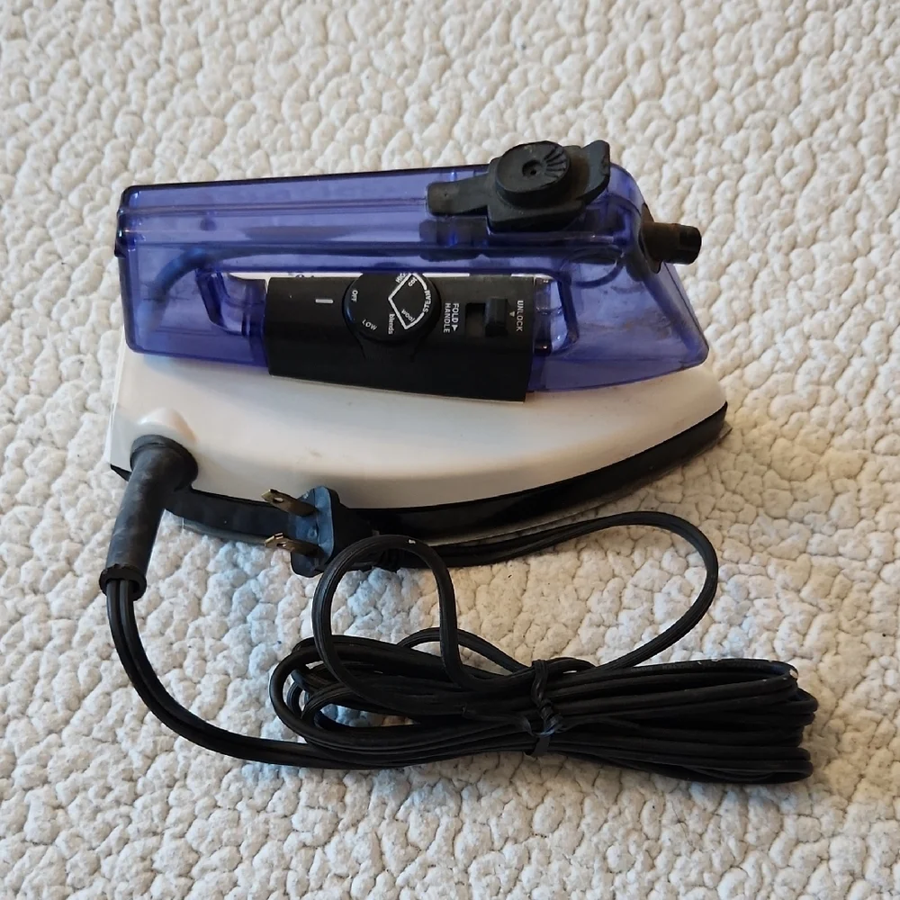 Black&Decker Travel Pro Steam Dry High Low Settings Iron Preppy Boho Resortwear